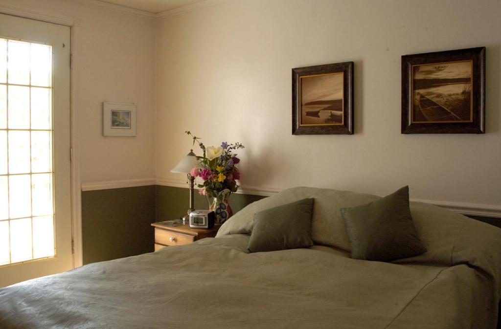 Heriot Bay Inn Szoba fotó