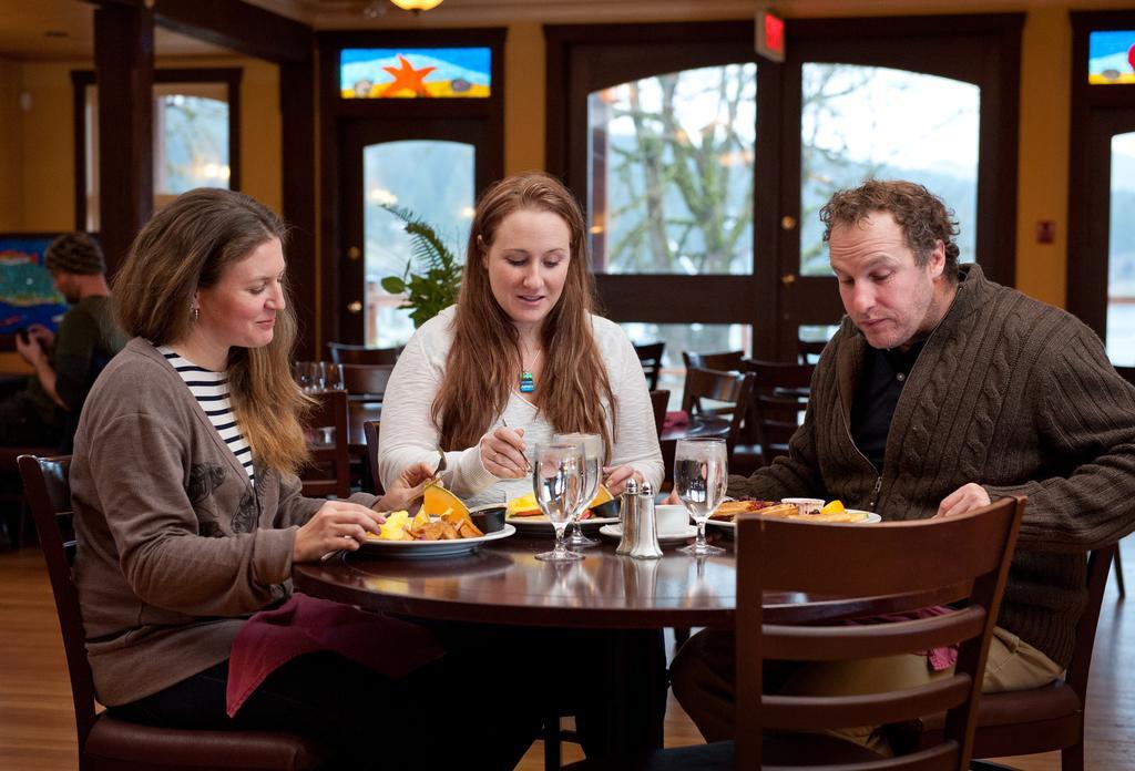 Heriot Bay Inn Kültér fotó