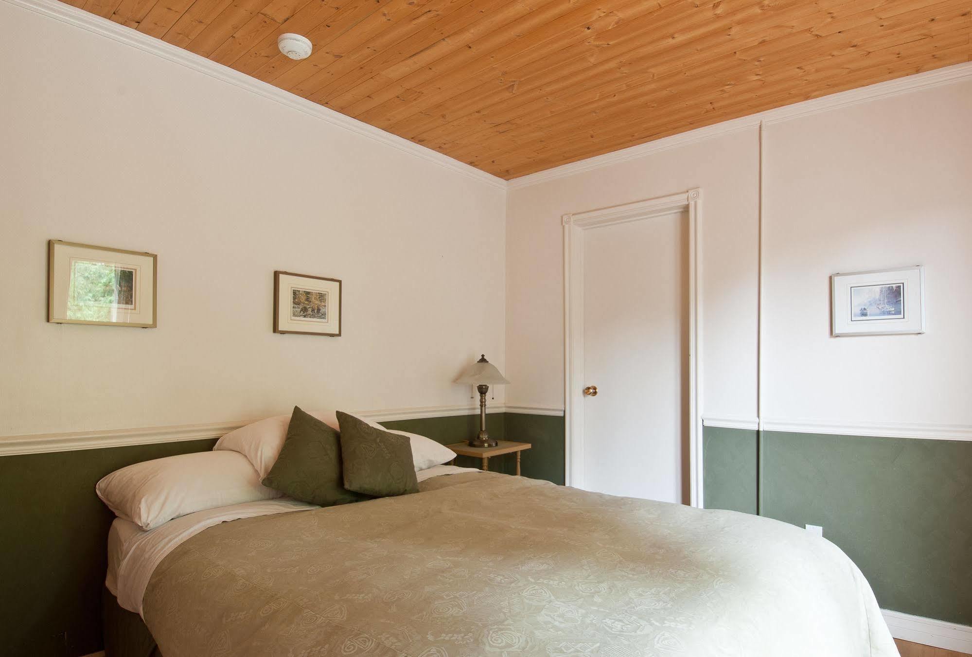 Heriot Bay Inn Kültér fotó