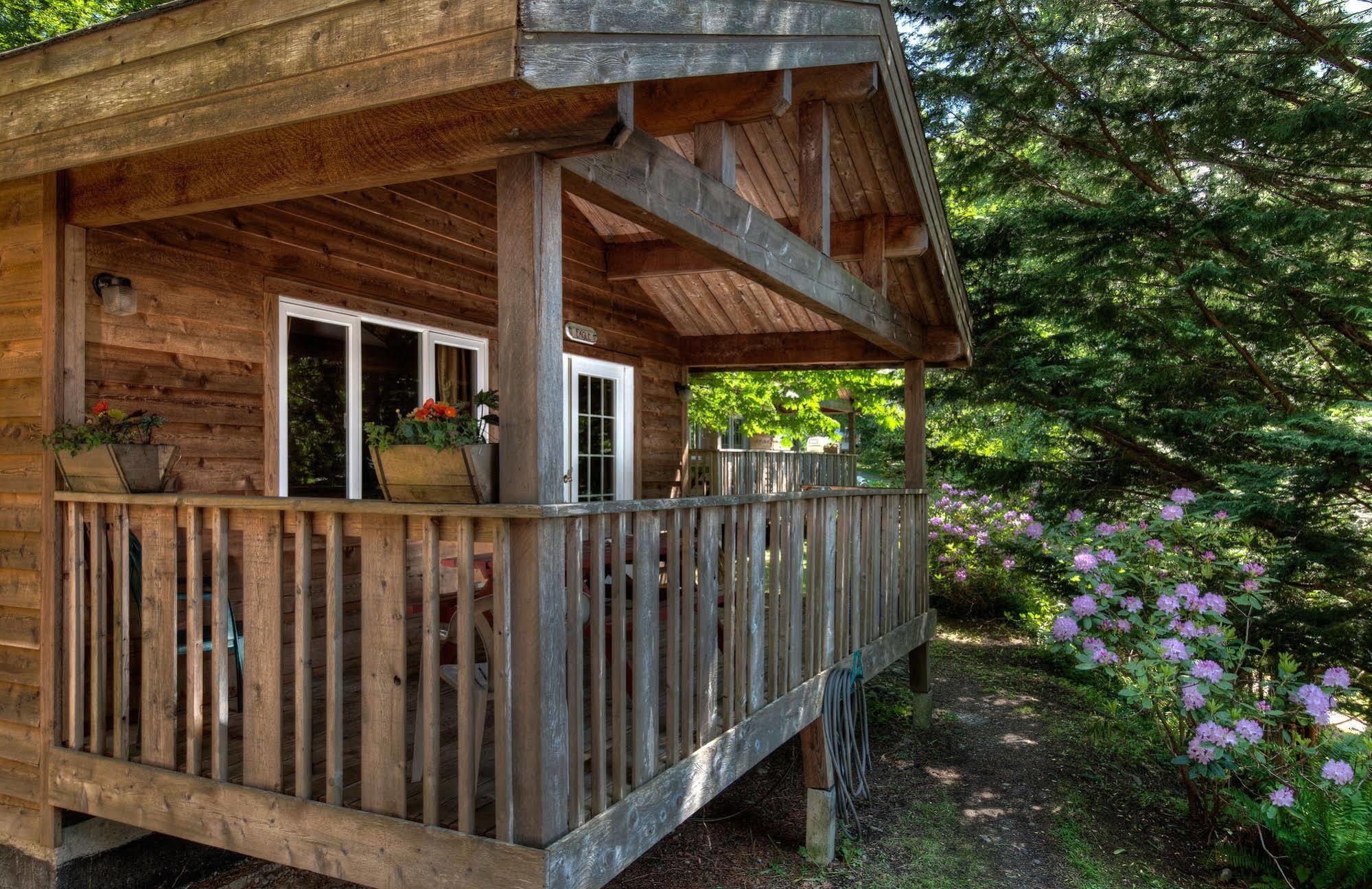 Heriot Bay Inn Kültér fotó