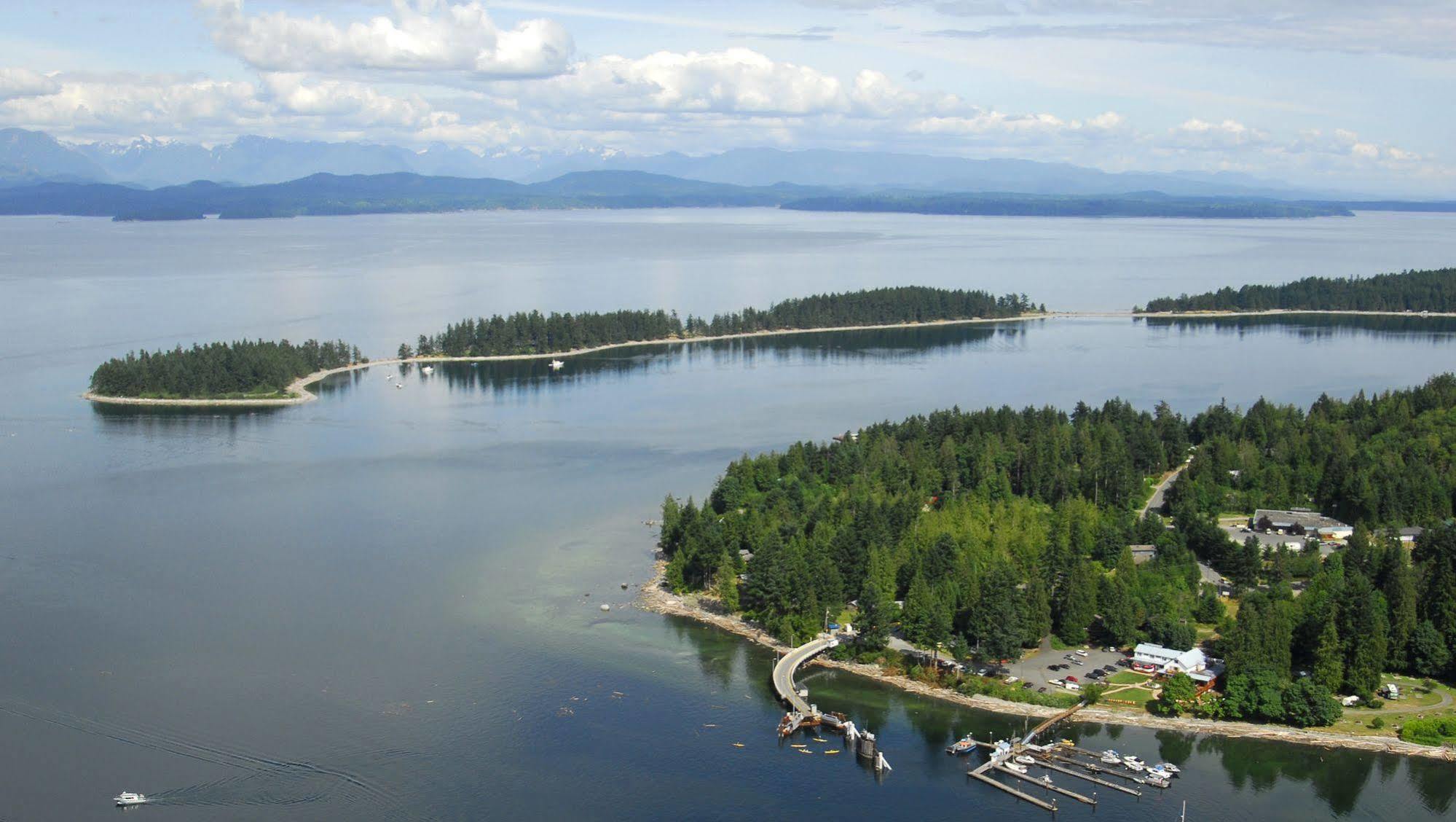 Heriot Bay Inn Kültér fotó